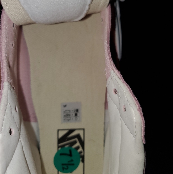 VANS - Picture 3 of 5